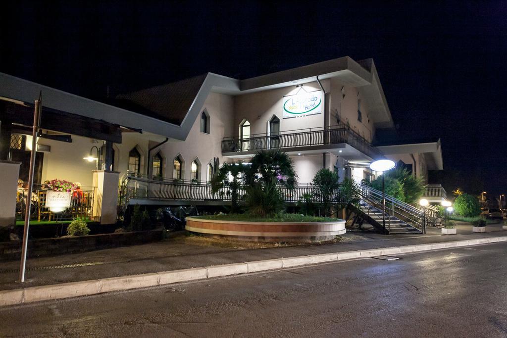 צ'סנטיקו Hotel L'Approdo מראה חיצוני תמונה