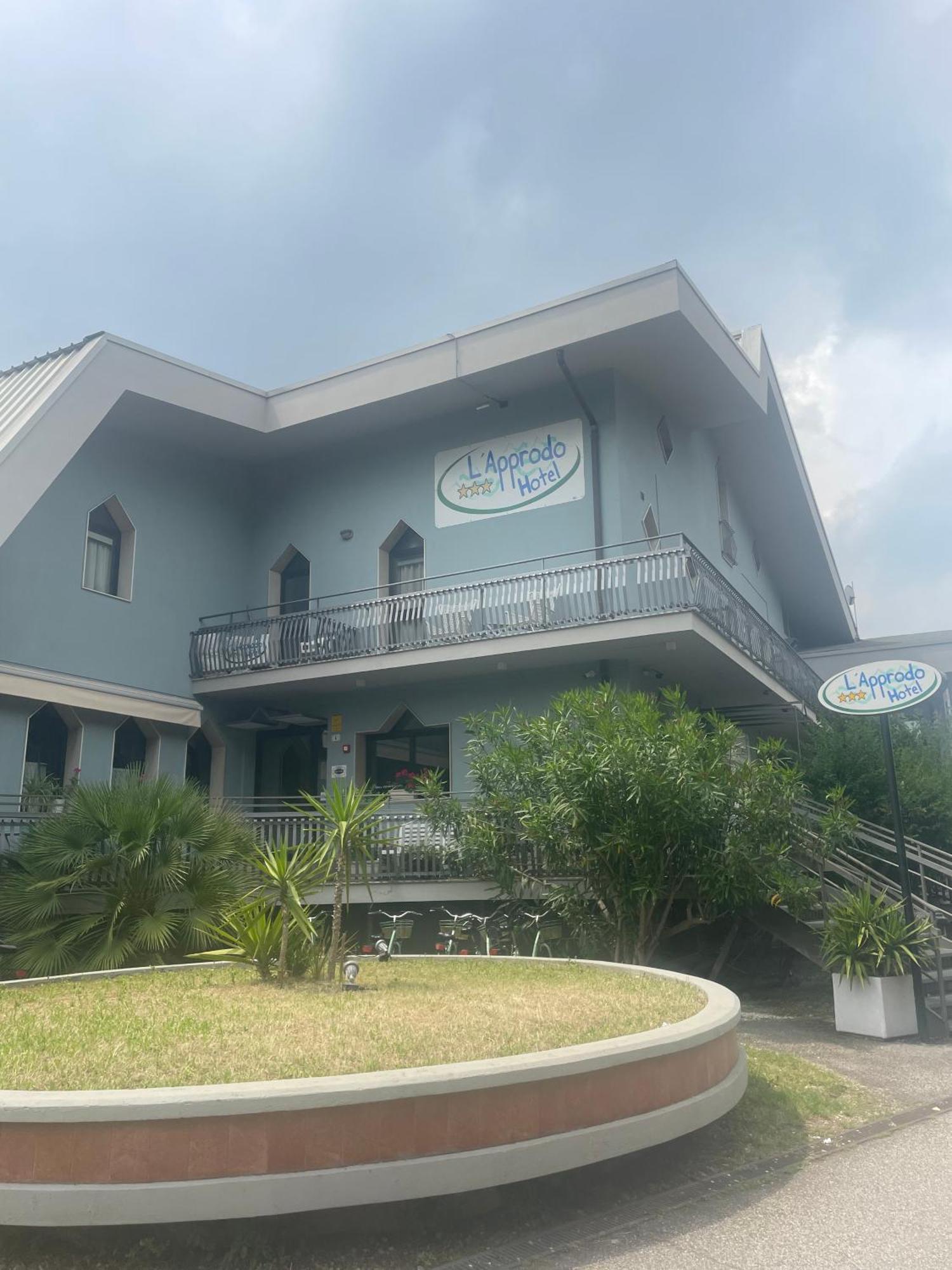 צ'סנטיקו Hotel L'Approdo מראה חיצוני תמונה