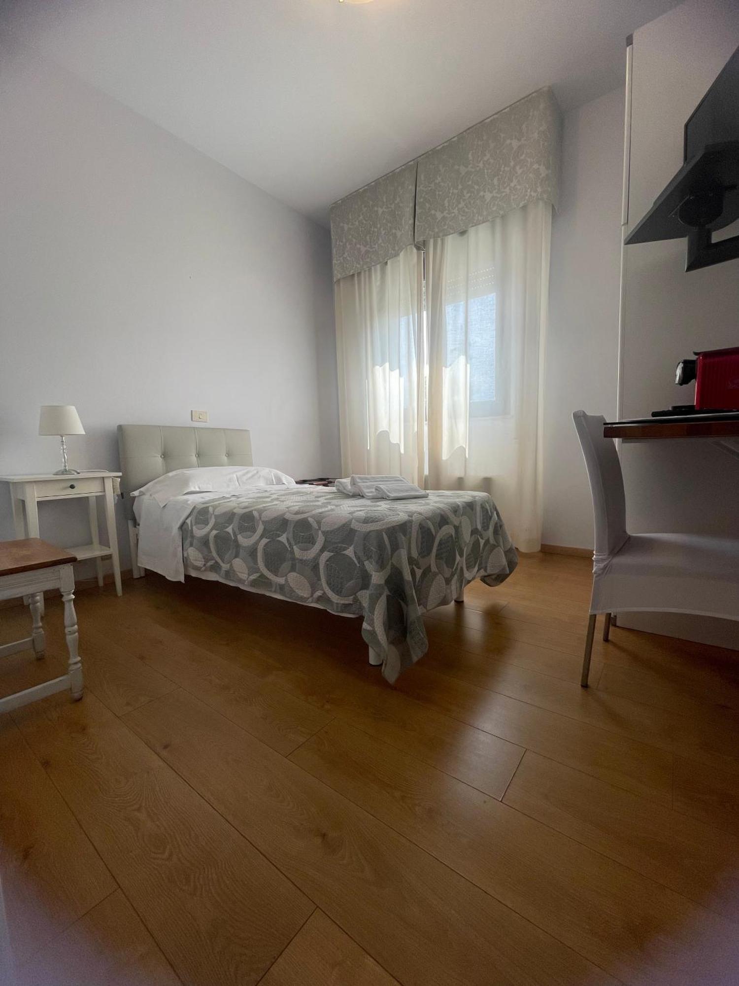 צ'סנטיקו Hotel L'Approdo מראה חיצוני תמונה