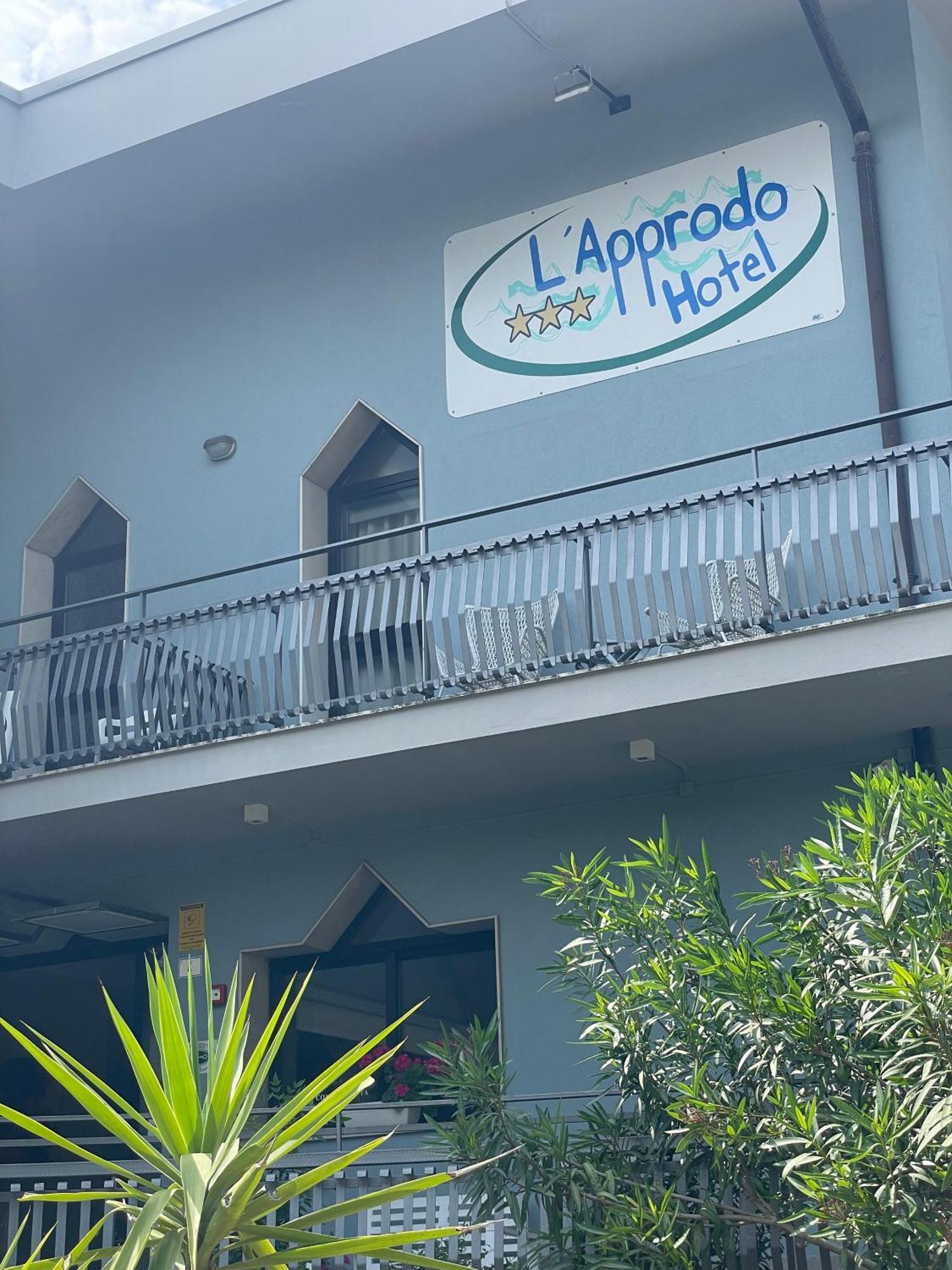 צ'סנטיקו Hotel L'Approdo מראה חיצוני תמונה