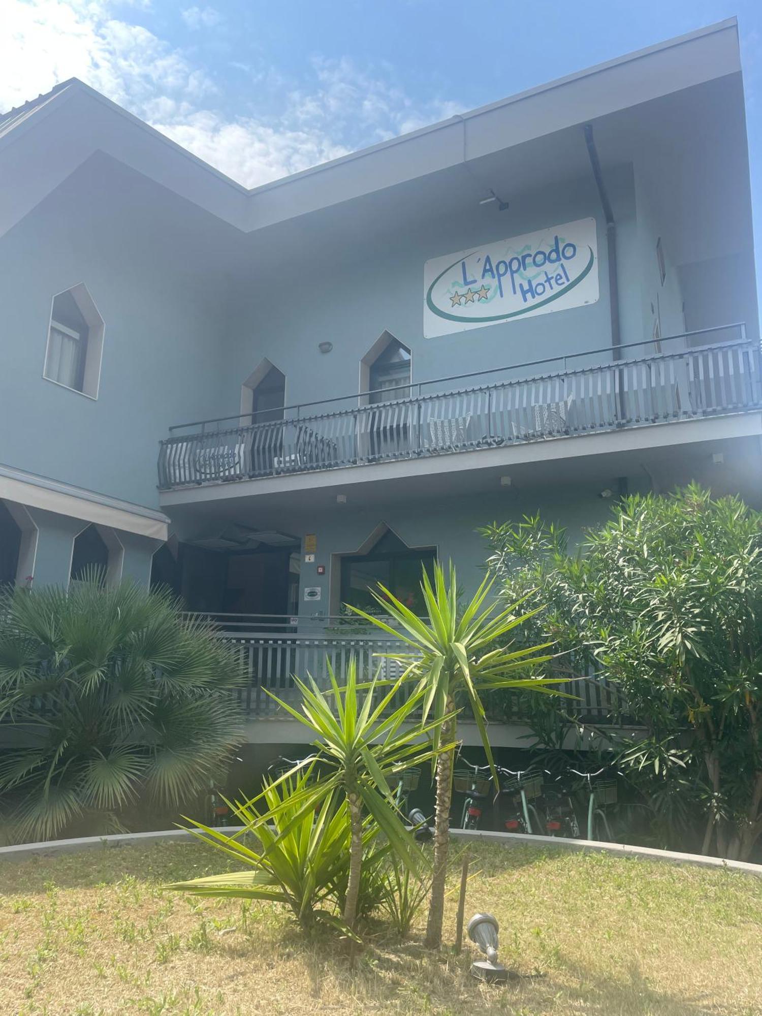 צ'סנטיקו Hotel L'Approdo מראה חיצוני תמונה