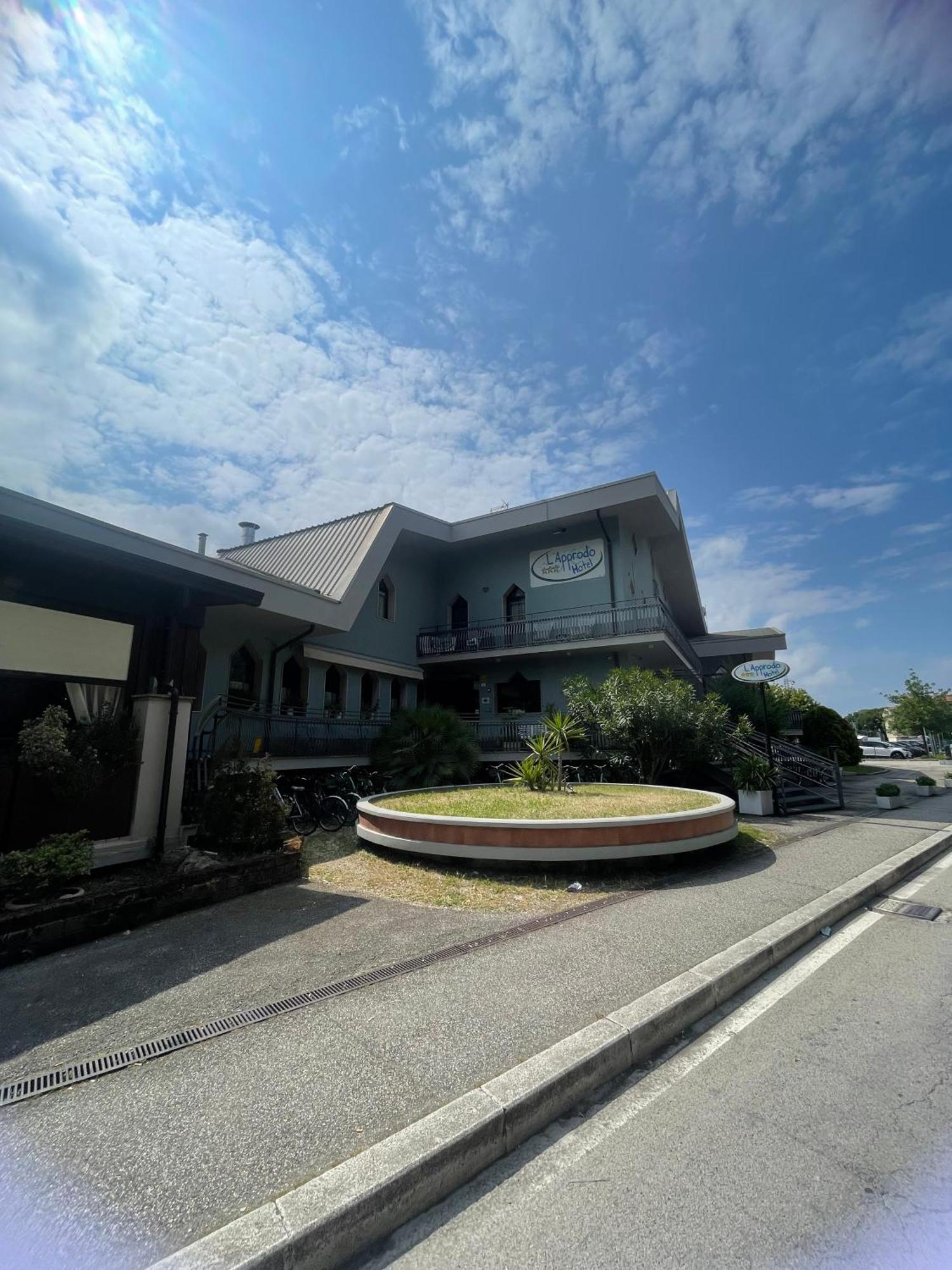 צ'סנטיקו Hotel L'Approdo מראה חיצוני תמונה